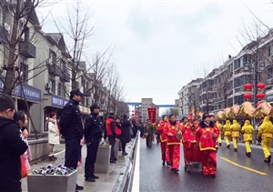 元宵踩街熱鬧非凡 民泰保安保障安全 --浙江民泰保安保障元宵節(jié)踩
